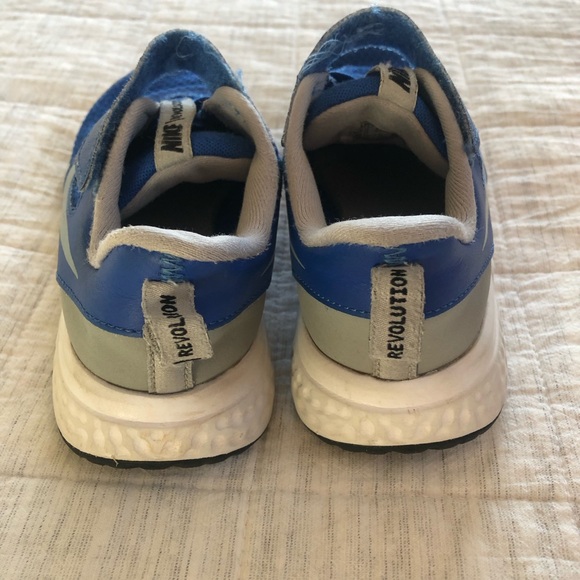 Blue and Grey Nike Revolution Size 13 Little Kids Running Shoes - Picture 4 of 5